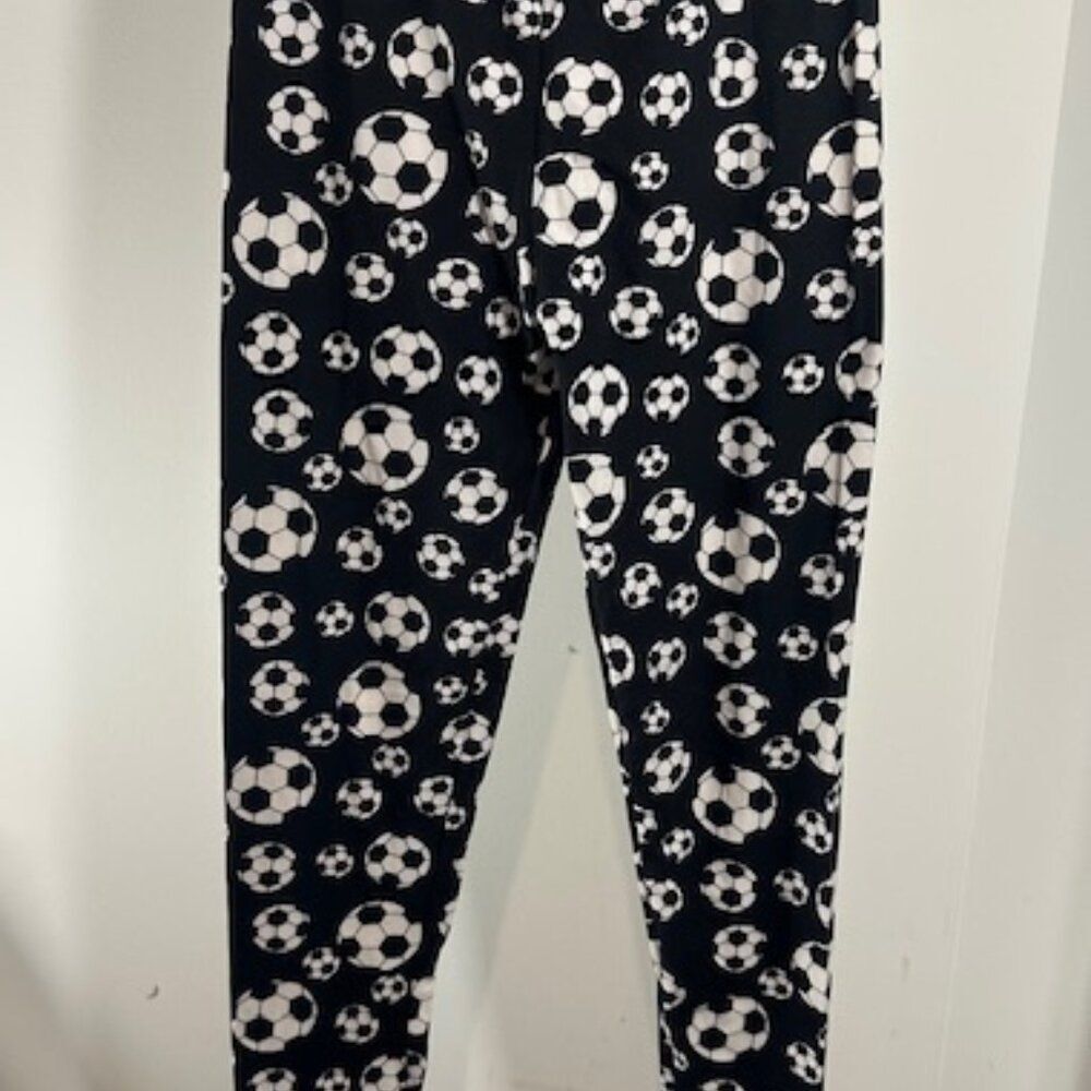 Soccer Ball Leggings   8218  One Size 0-14  NWT Boutique